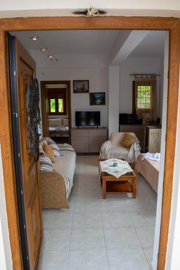 Efi'S Guest House Áyios Dhimítrios エクステリア 写真