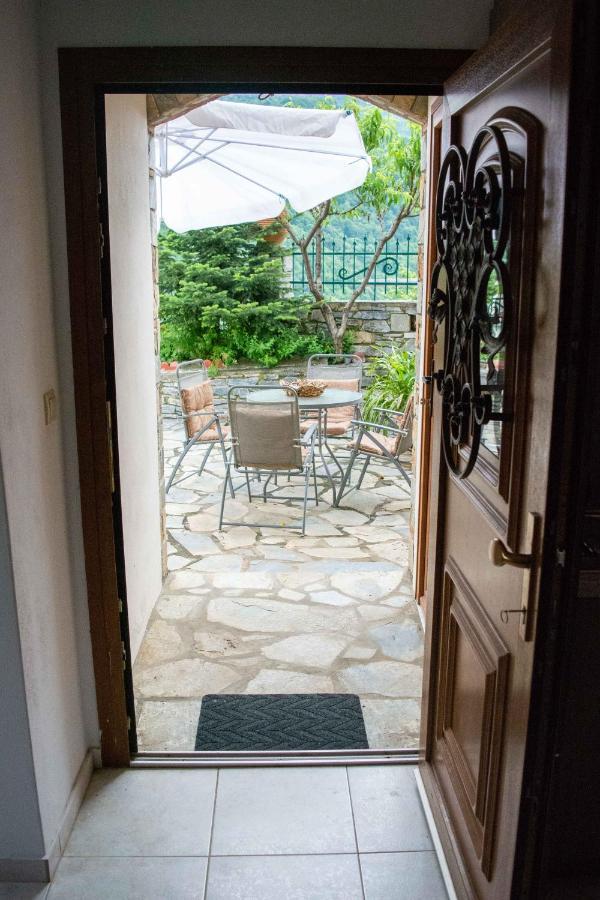 Efi'S Guest House Áyios Dhimítrios エクステリア 写真