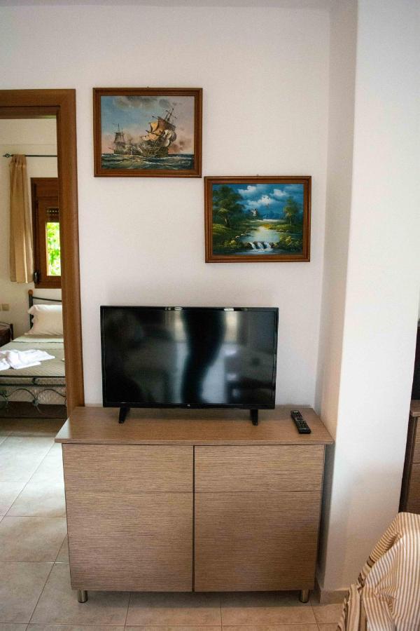 Efi'S Guest House Áyios Dhimítrios エクステリア 写真